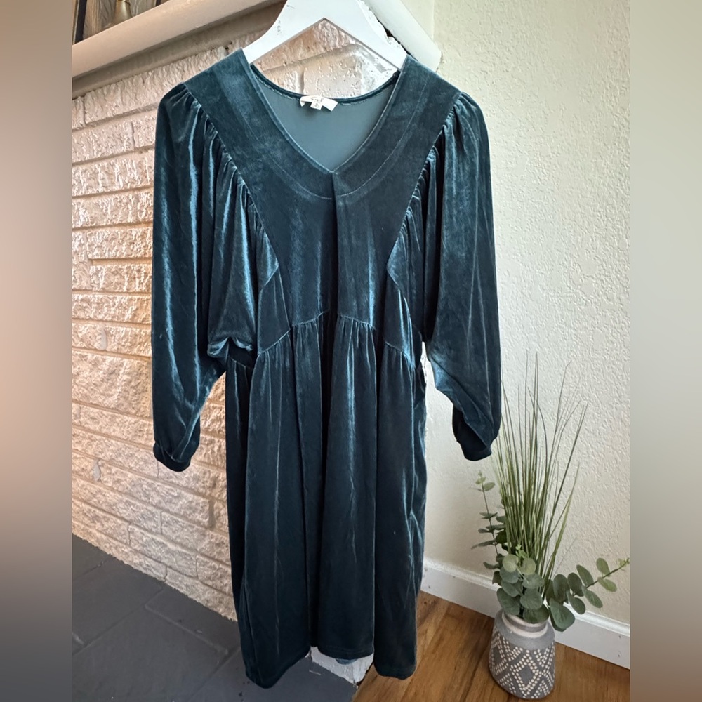 NWOT Easel Teal Long Sleeve Velvet Mini Dress